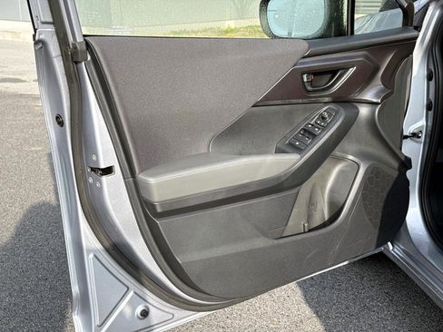 Certified 2025 Subaru Impreza 2.0i image 18