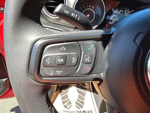 Used 2023 Jeep Gladiator Sport AWD/4WD image 18