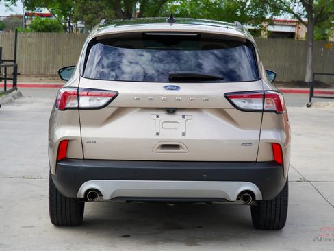 Used 2020 Ford Escape SE Sport image 5
