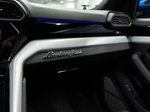 Used 2021 Lamborghini Urus image 25