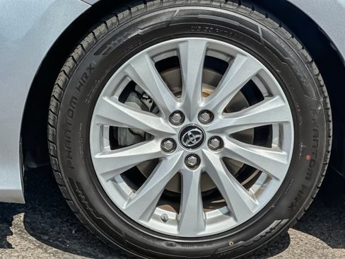 Used 2019 Toyota Camry LE FWD image 24
