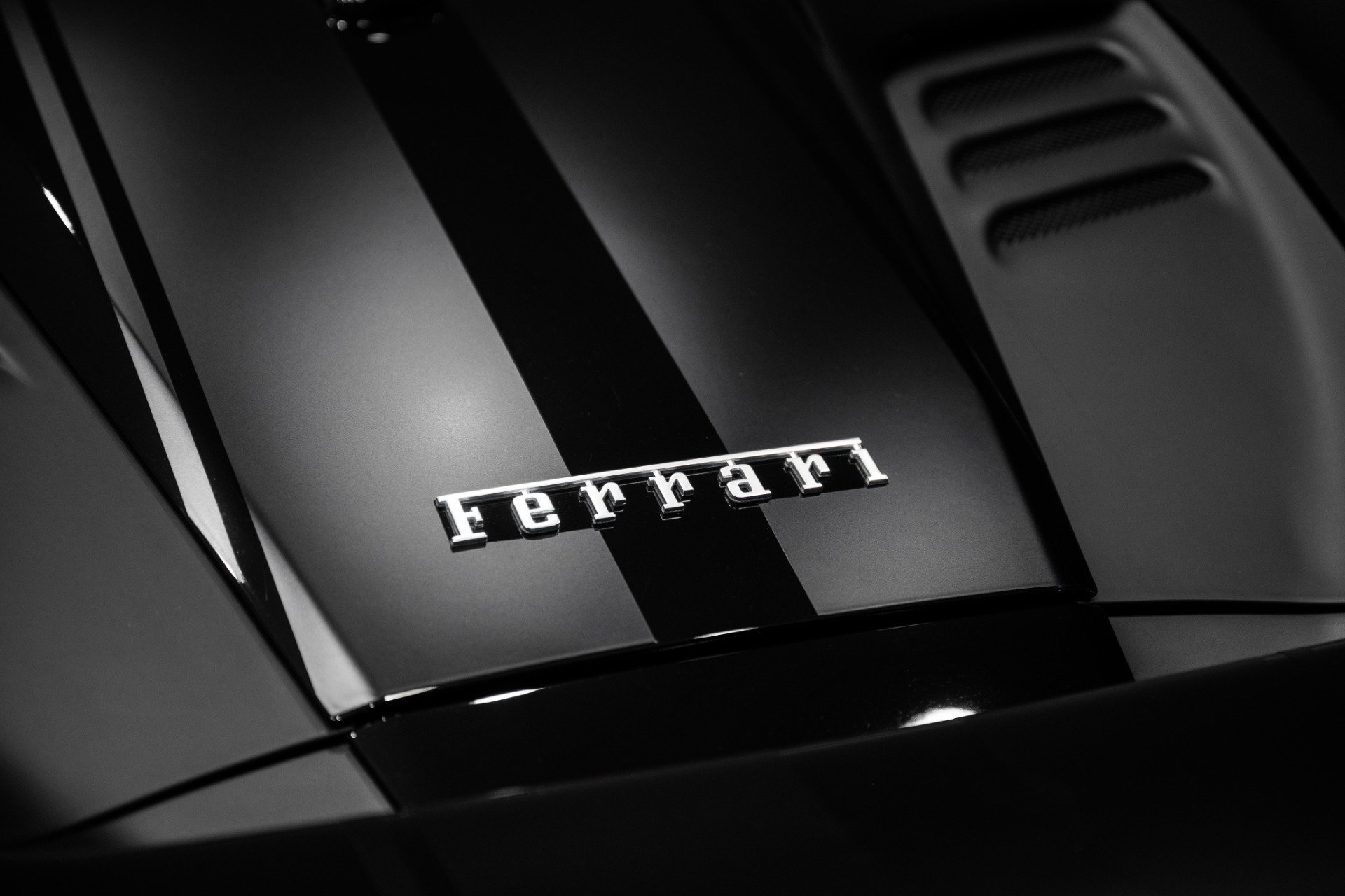Used 2021 Ferrari F8 Tributo RWD image 14