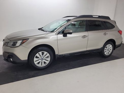 Used 2018 Subaru Outback 2.5i Premium AWD/4WD image 2