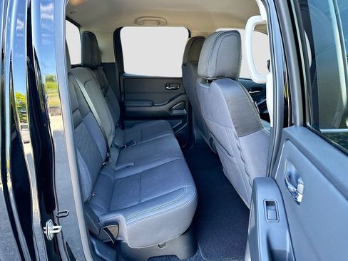 Certified 2024 Nissan Frontier SV w/ Technology Package image 28