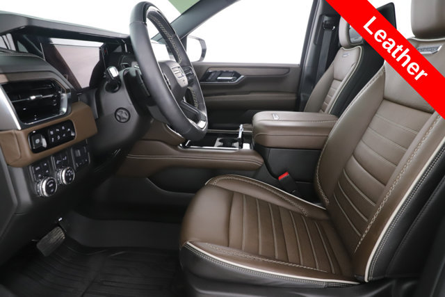 Used 2025 GMC Yukon Denali Ultimate w/ LPO, Floor Liner Package AWD/4WD image 17