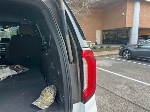 Used 2021 GMC Yukon AT4 w/ AT4 Premium Package image 14