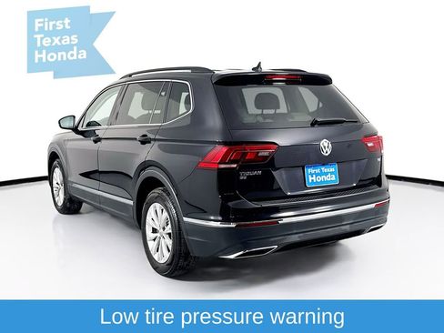 Used 2018 Volkswagen Tiguan SE w/ Panoramic Sunroof Package image 6