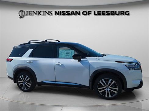 New 2025 Nissan Pathfinder Platinum w/ Lighting Package (N92) image 15