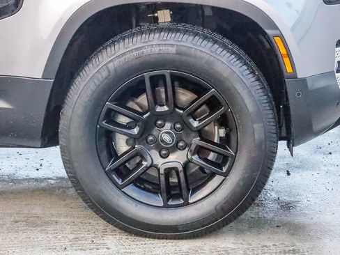 Used 2023 Land Rover Defender 90 S image 10