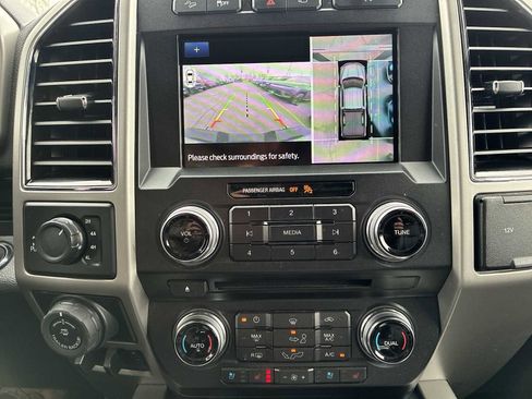 Used 2018 Ford F150 Lariat w/ Equipment Group 502A Luxury AWD/4WD image 22