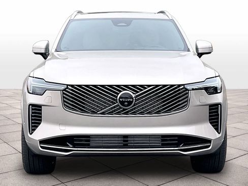 New 2026 Volvo XC90 T8 Plus w/ Protection Package AWD/4WD image 5