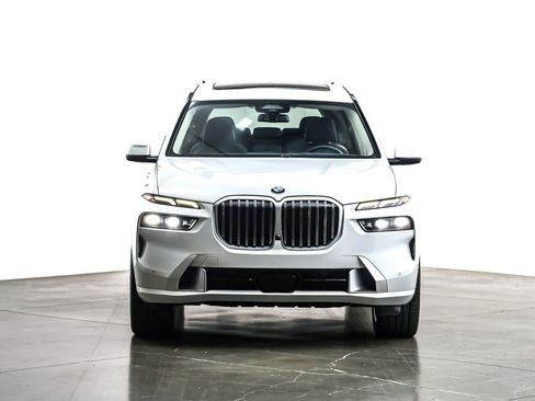 Used 2023 BMW X7 xDrive40i image 4