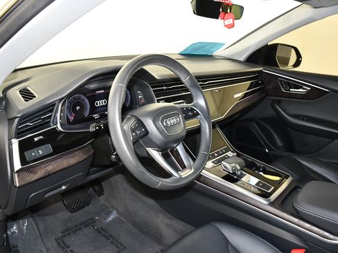 Used 2020 Audi Q8 Premium Plus w/ Premium Plus Package AWD/4WD image 34