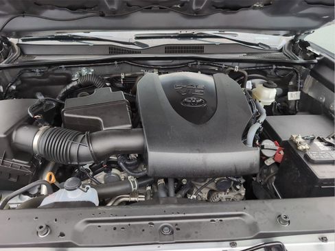 Used 2023 Toyota Tacoma SR5 AWD/4WD image 11