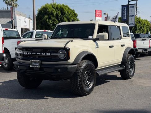 New 2026 Ford Bronco Outer Banks w/ Sasquatch Package AWD/4WD image 5