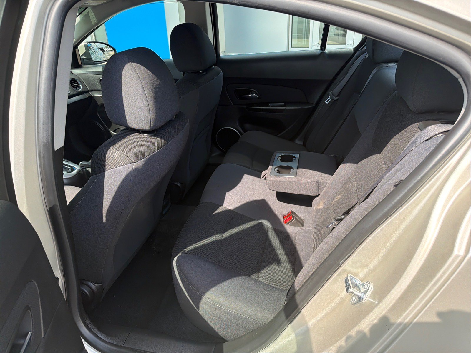 Used 2015 Chevrolet Cruze LT w/ Technology Package FWD image 11