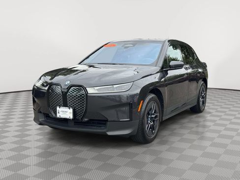 Used 2024 BMW iX xDrive50 w/ Premium Package AWD/4WD image 3