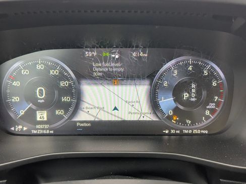 Used 2022 Volvo XC40 T5 Momentum AWD/4WD image 13