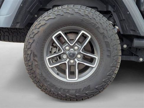 Used 2024 Jeep Gladiator Mojave w/ Technology Group AWD/4WD image 22