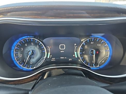 Used 2024 Chrysler Pacifica Limited image 19
