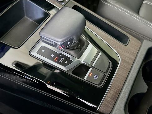 Used 2023 Audi Q5 2.0T Premium w/ Convenience Package image 18