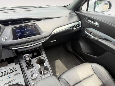 Used 2022 Cadillac XT4 Premium Luxury w/ Enhanced Visibility Package AWD/4WD image 12