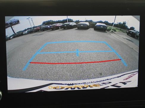 Used 2026 Toyota Sienna LE image 3