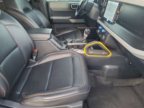 Used 2021 Ford Bronco Badlands image 11