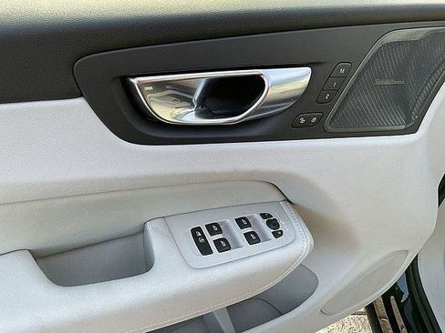 New 2026 Volvo XC60 T8 Ultra w/ Climate Package AWD/4WD image 15