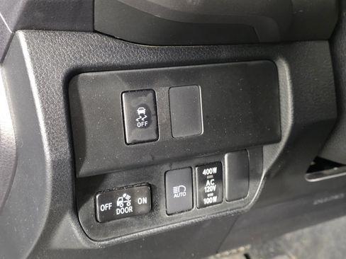 Used 2020 Toyota Tacoma SR5 image 15