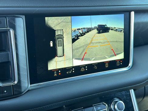 Used 2024 GMC Yukon Denali w/ Advanced Technology Package AWD/4WD image 16