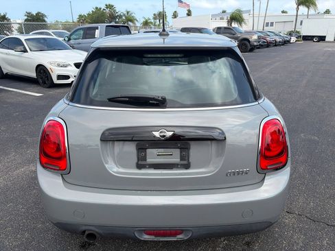 Used 2016 MINI Cooper 4-Door Hardtop FWD image 6