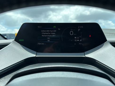 Used 2024 Toyota Prius XLE FWD image 17