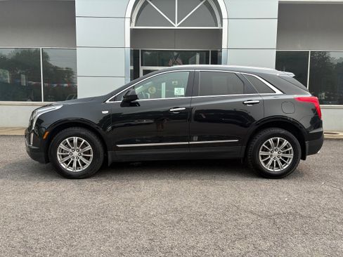 Used 2017 Cadillac XT5 Luxury w/ Driver Awareness Package AWD/4WD image 2