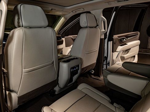 Used 2024 GMC Yukon XL Denali image 24