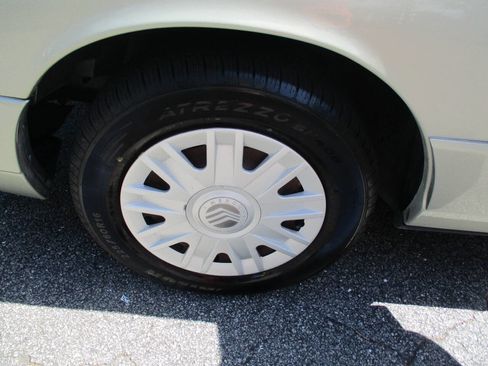 Used 2005 Mercury Grand Marquis GS image 22