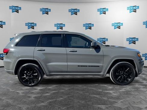 Certified 2022 Jeep Grand Cherokee Laredo X image 7