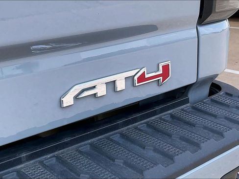 Used 2024 GMC Sierra 2500 AT4 w/ AT4 Premium Plus Package AWD/4WD image 11