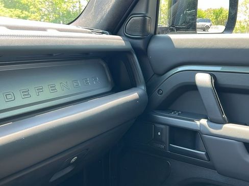Certified 2025 Land Rover Defender 110 AWD/4WD image 19