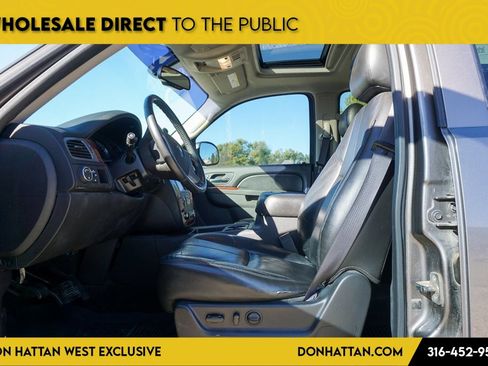 Used 2011 Chevrolet Suburban LT image 3