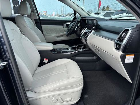 Certified 2023 Kia Sorento SX Prestige w/ Panoramic Sunroof Package image 16