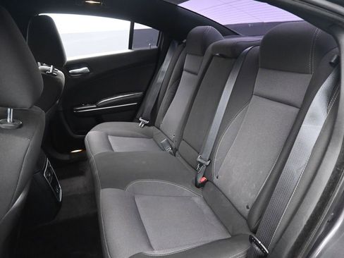 Used 2018 Dodge Charger SXT image 27