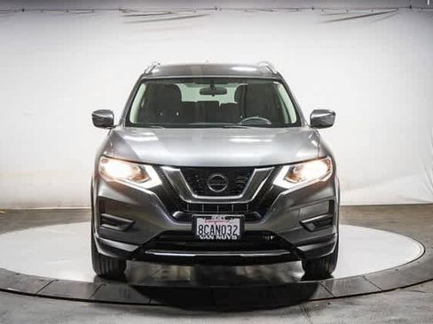 Used 2017 Nissan Rogue SV image 6