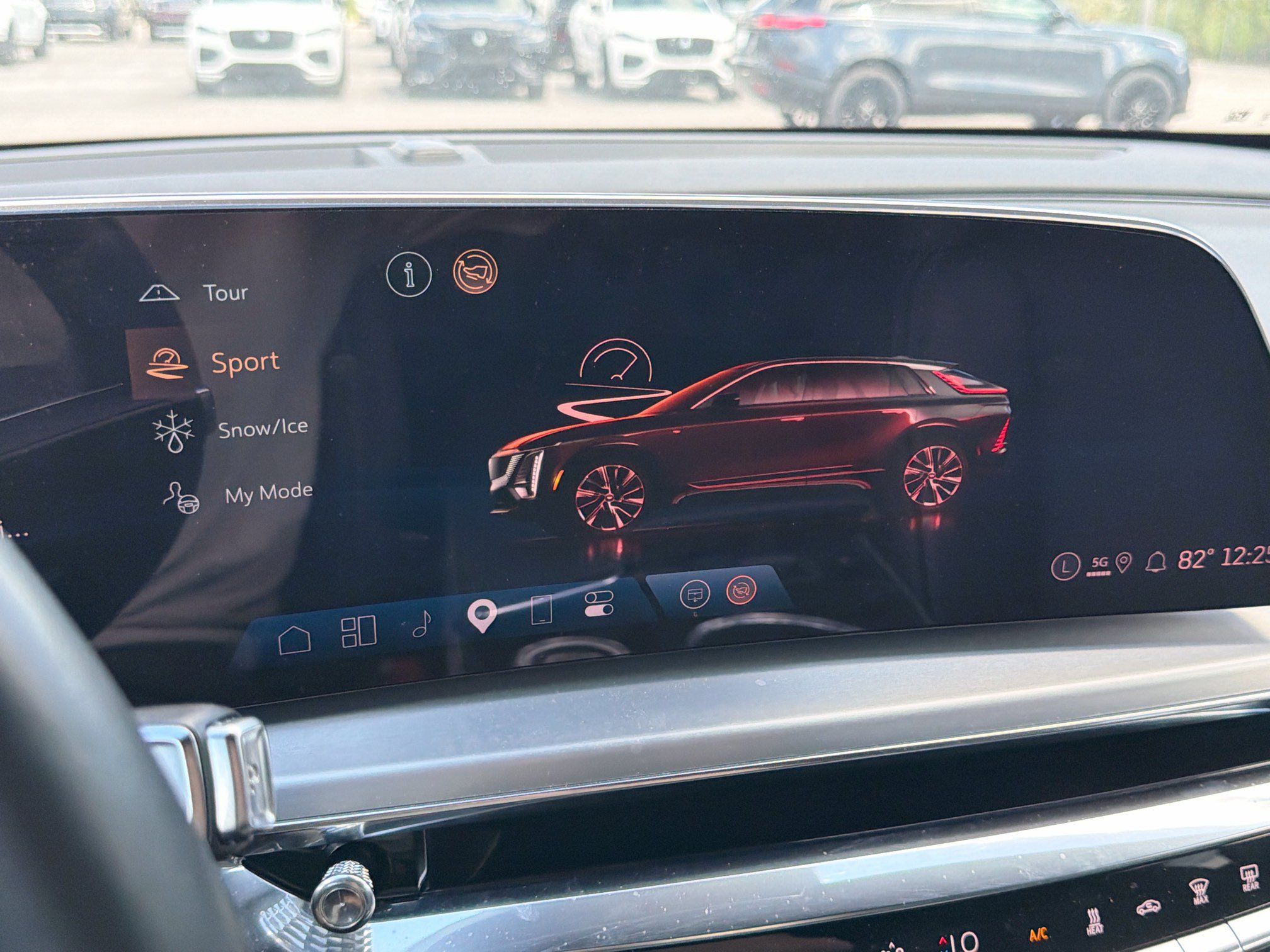 Used 2025 Cadillac Lyriq Luxury RWD image 29