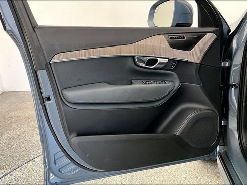 Certified 2023 Volvo XC90 B6 Ultimate w/ Lounge Package AWD/4WD image 23