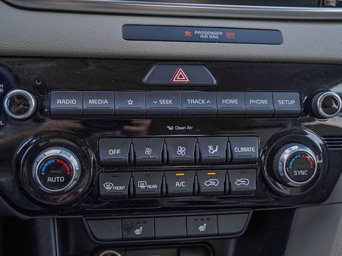 Used 2020 Kia Sportage EX image 18