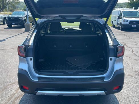 Used 2025 Subaru Outback Limited AWD/4WD image 29