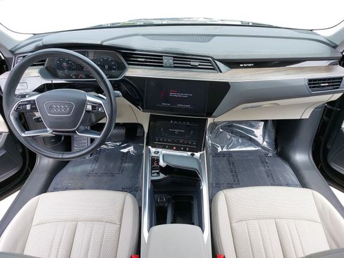 Used 2024 Audi Q8 e-tron Premium Plus w/ Premium Plus Package AWD/4WD image 9