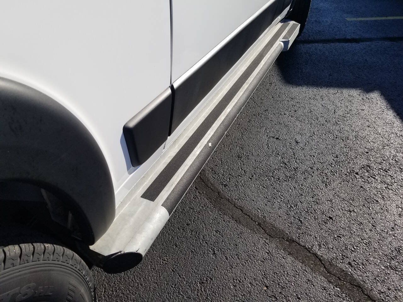 Used 2025 RAM ProMaster 2500 w/ U-Haul Equipment Group FWD image 9
