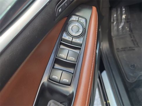 Certified 2020 Buick Enclave Avenir w/ Avenir Technology Package image 17